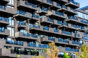 Jak lustra sklepowe mogą zwiększyć sprzedaż i poprawić doświadczenie klientów?